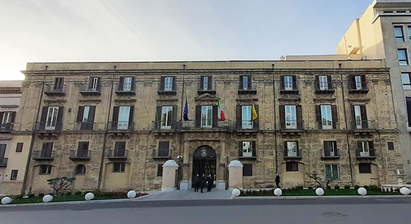 Finanziaria Regione siciliana Palazzo d'Orleans economia